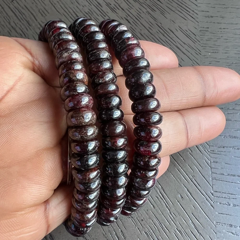 Garnet donut bracelet 6.5’ - Picture 5 of 6